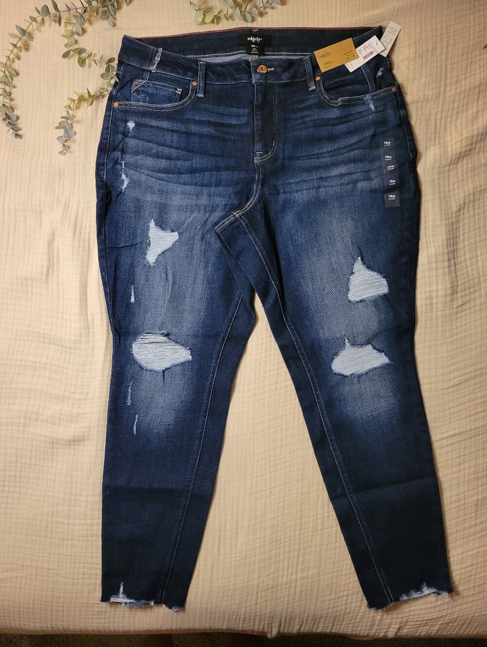 NWT Edgely High Rise Curvy Fit Super Skinny Jeans 18W Short Distressed - Picture 3 of 5
